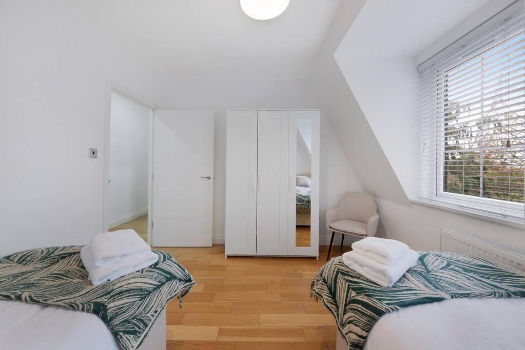 Roomy One Bed Loft Apartment Bishop's Stortford Exterior photo